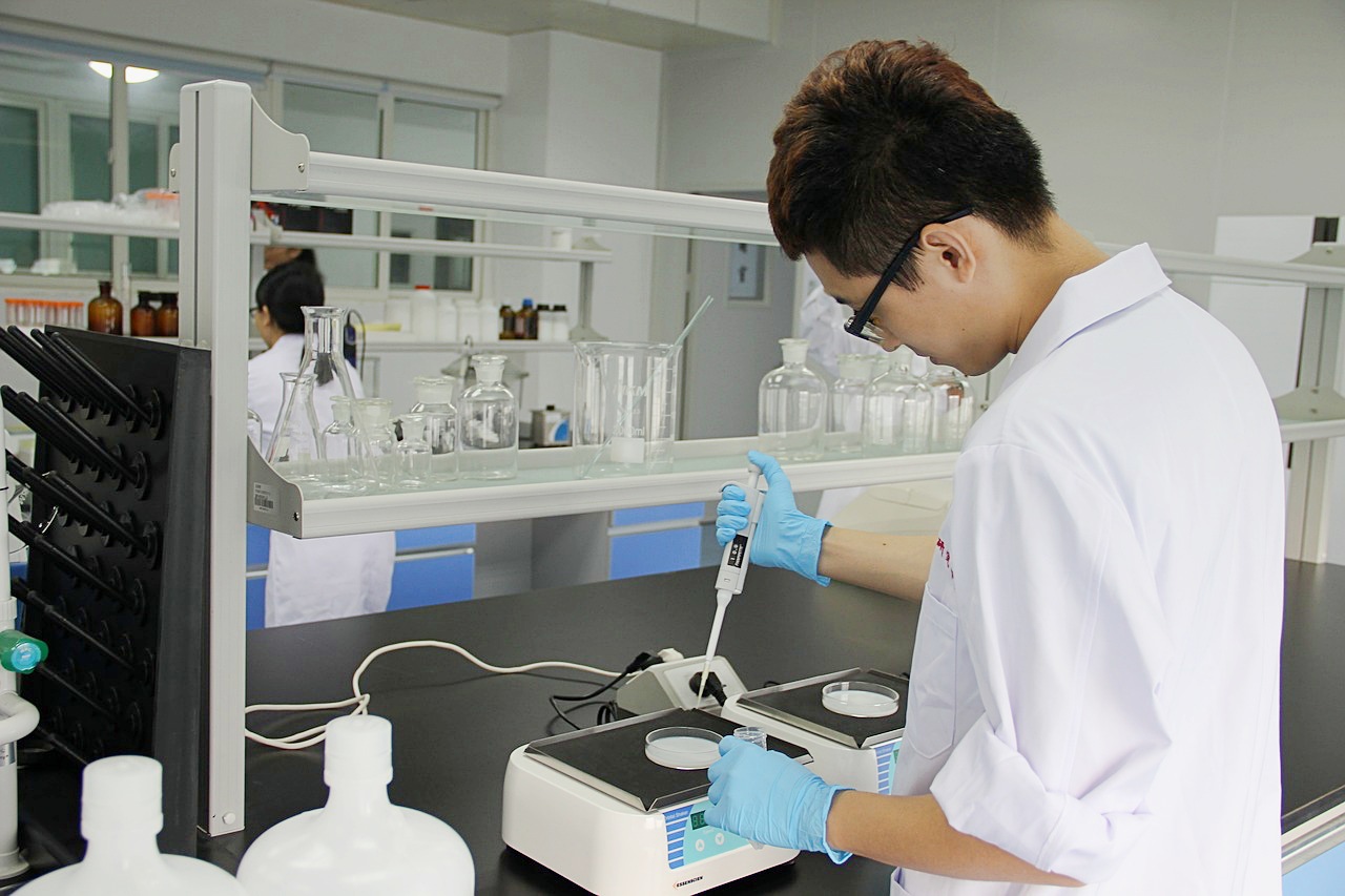 Badania polowe i laboratoryjne są nieocenionym źródłem praktycznej wiedzy.